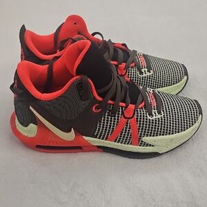Nike LeBron Witness 7 Shoes Size 12 Volt Crimson And Green